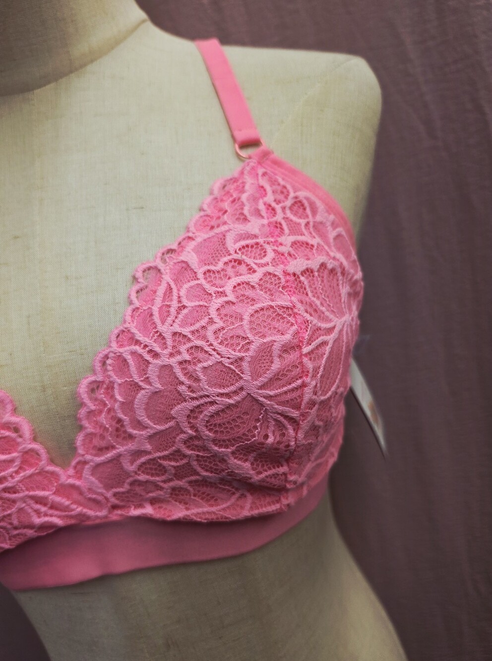 Xhilaration Lace Triangle Banded Racerback Bralette- Hot Pink, XL - Picture 2 of 8